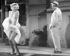 1955 FILM : "SEVEN YEAR ITCH" MARILYN MONROE AND TOM EWELL